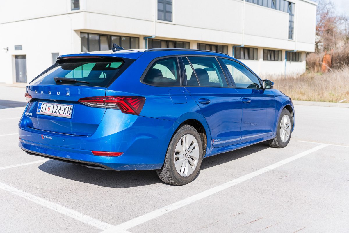 Skoda Octavia 2-6