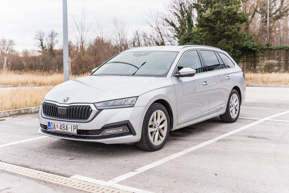 Škoda Octavia Combi 1-2