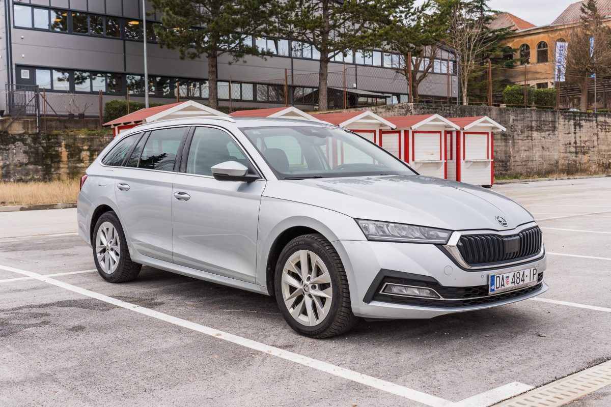 Škoda Octavia Combi 1-8